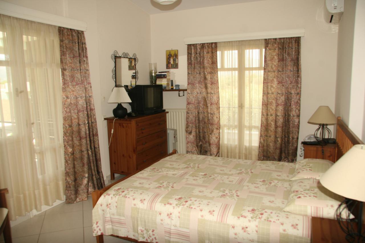 Villa Vlichos Amarynthos Extérieur photo